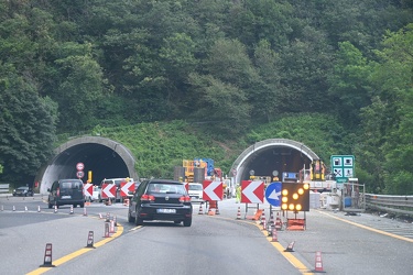 Genova - rallentamenti in autostrada A26 da Masone verso Genova 