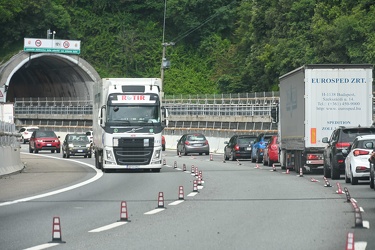 Genova - rallentamenti in autostrada A26 da Masone verso Genova 