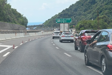 Genova - rallentamenti in autostrada A26 da Masone verso Genova 