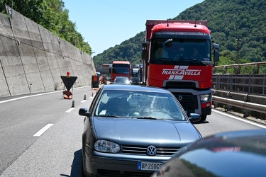 Genova, viaggio in autostrada tra i cantieri e il traffico
