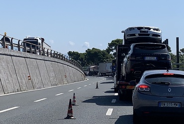 Autostrada tra Varazze e Genova, in direzione Genova, prima del 