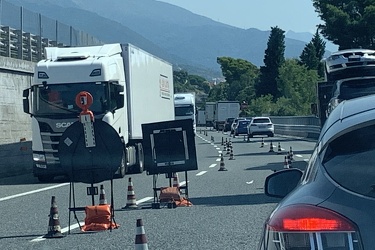 Autostrada tra Varazze e Genova, in direzione Genova, prima del 