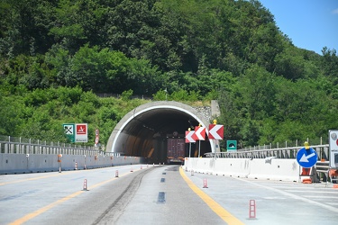 Genova, viaggio in autostrada tra i cantieri e il traffico