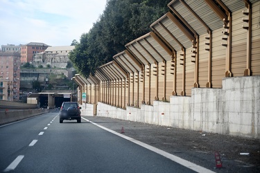 Genova, autostrada - pannelli fono assorbenti anti rumore tra i 