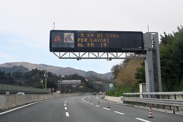 Genova, reportage sulla autostrada A10 tra aeroporto e arenzano