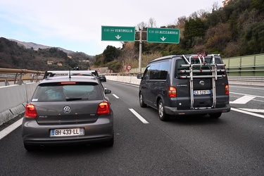 Genova, reportage sulla autostrada A10 tra aeroporto e arenzano