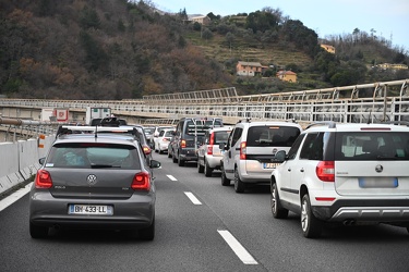 Genova, reportage sulla autostrada A10 tra aeroporto e arenzano