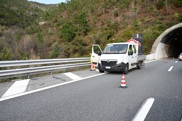 Genova, reportage sulla autostrada A10 tra aeroporto e arenzano