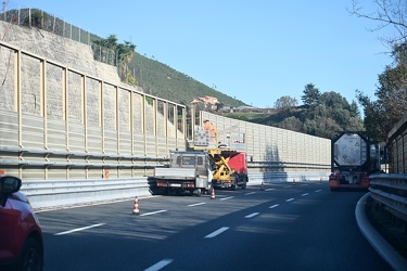 Genova, reportage sulla autostrada A10 tra aeroporto e arenzano