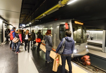 dislivello marciapiedi metro