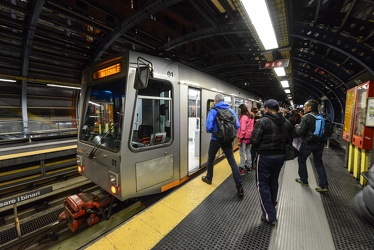 dislivello marciapiedi metro