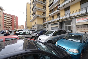 Genova - via Burlando - il problema dei parcheggi e i modi con c