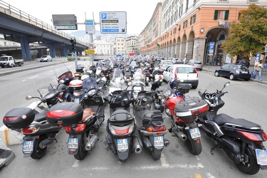 Ge - parcheggio moto via Turati