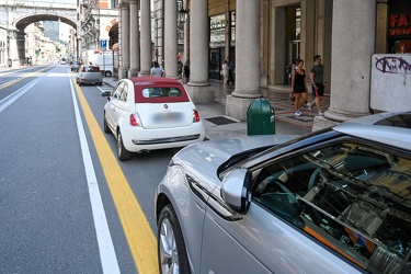 Genova, pista ciclabile - convivenza tra automobilisti e ciclist