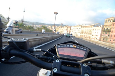 Genova - giro in moto - sopraelevata moto