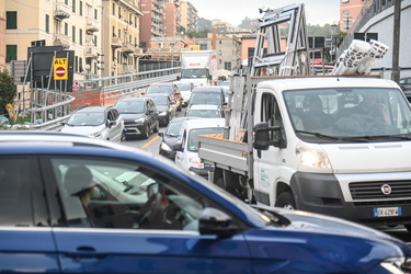 traffico bloccato via Cantore 24102022-06