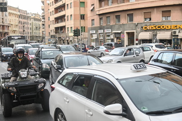 traffico bloccato via Cantore 24102022-11