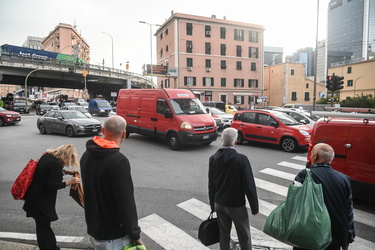 traffico bloccato via Cantore 24102022-13