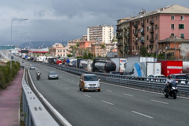 Genova - altra giornata di traffico su strade e autostrade