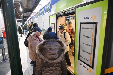 Genova - mattina situazione trasporti pendolari per interruzione